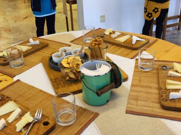 Ogled dobrih praks za bodoče sirarje in predelovalce iz območja občine Logatec