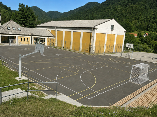 Obnovljeno športno igrišče v Spodnji Idriji